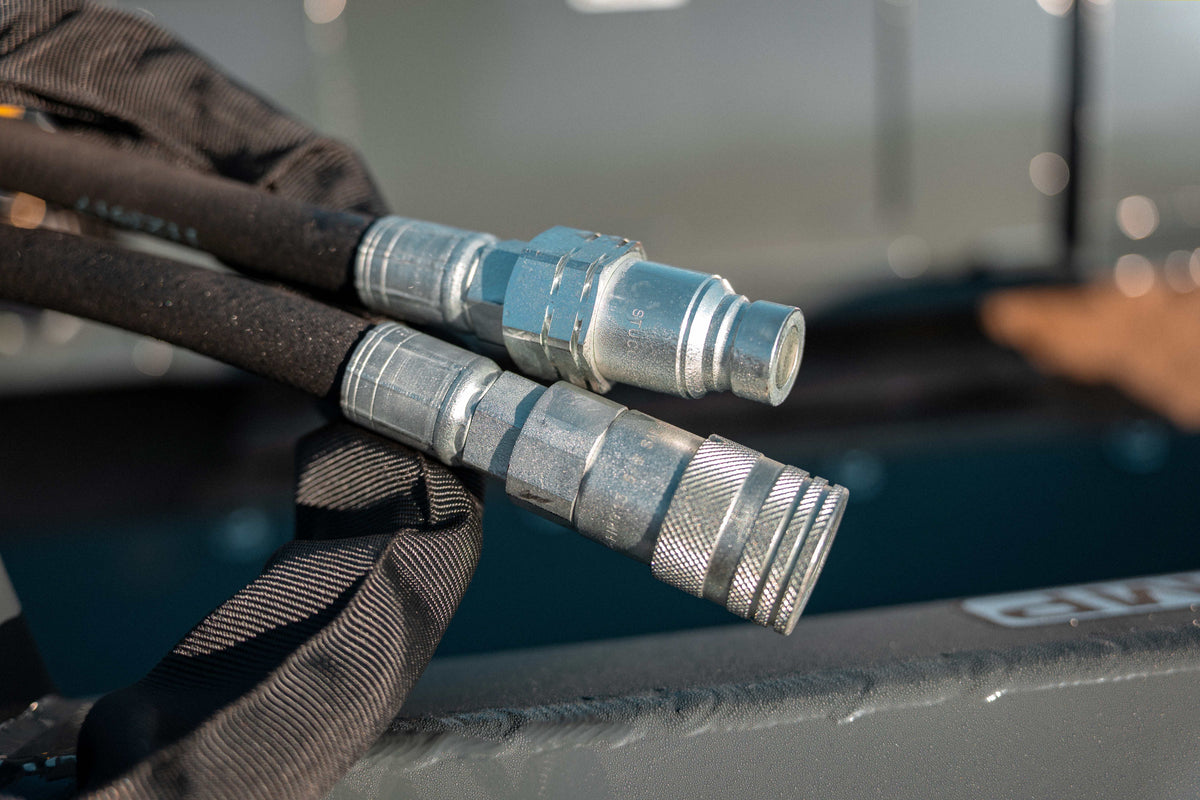 HYDRAULIC COUPLERS